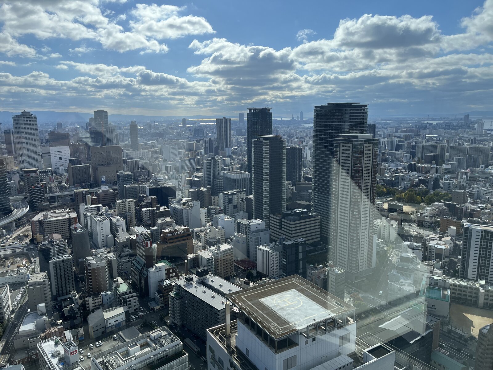 梅田スカイビル 空中庭園展望台からの眺め